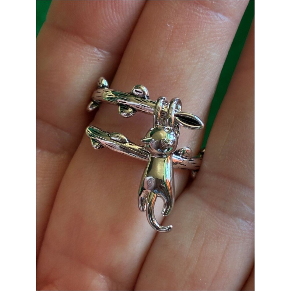 NWT Adorable playful Kitty cat hanging on a branch adjustable Silvertone ring